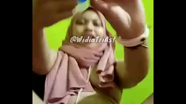 Hijab Widia Tri Astuti Tayan Colmek Brutal S2-5