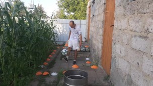 Malvina the cat and I are playing barrel ball