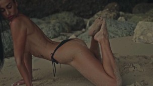 Sanktor – Slavic Playmate Masturbates near the Ocean