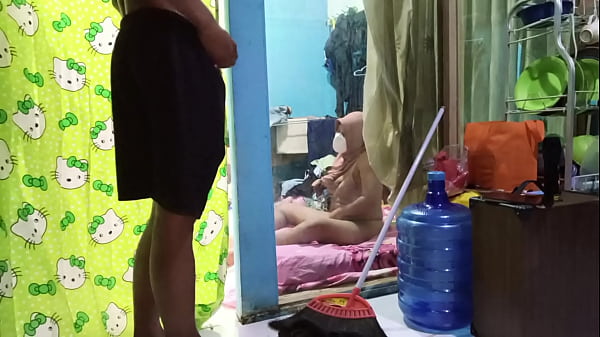 Ngentot Kakak ipar yang kepergok lagi colmek