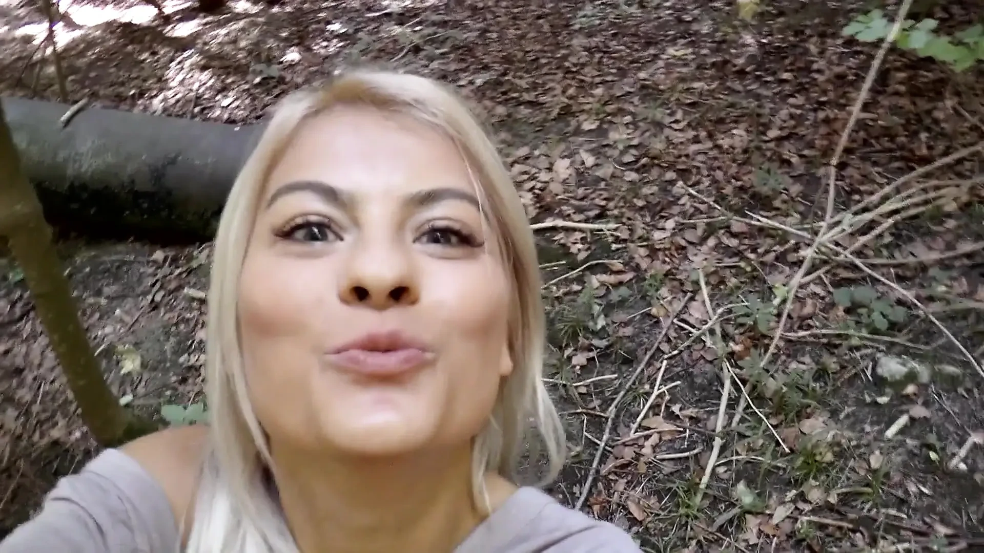 Sexy blonde banged outdoor in the woods